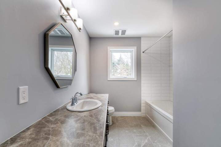 Expert Bathroom Renovations in Guelph, Cambridge, and Surrounding Areas